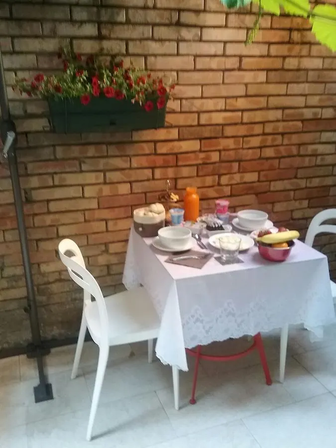 Rosso Charm B&B Veneza 3*,