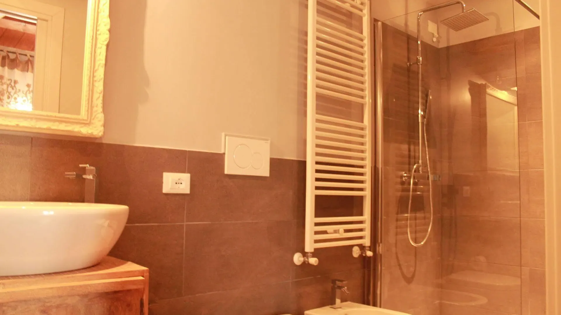 Rosso Charm B&B Veneza