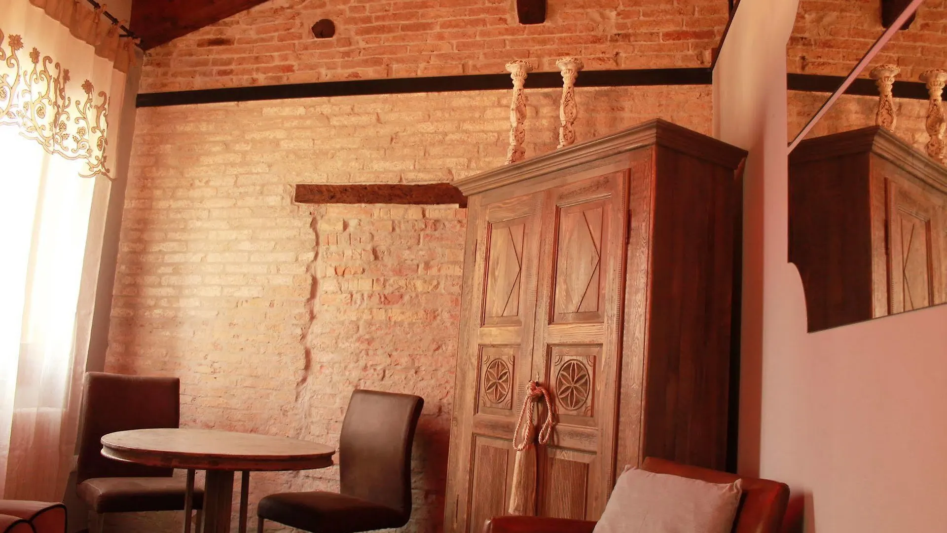 Alojamento de Acomodação e Pequeno-almoço Rosso Charm B&B Veneza