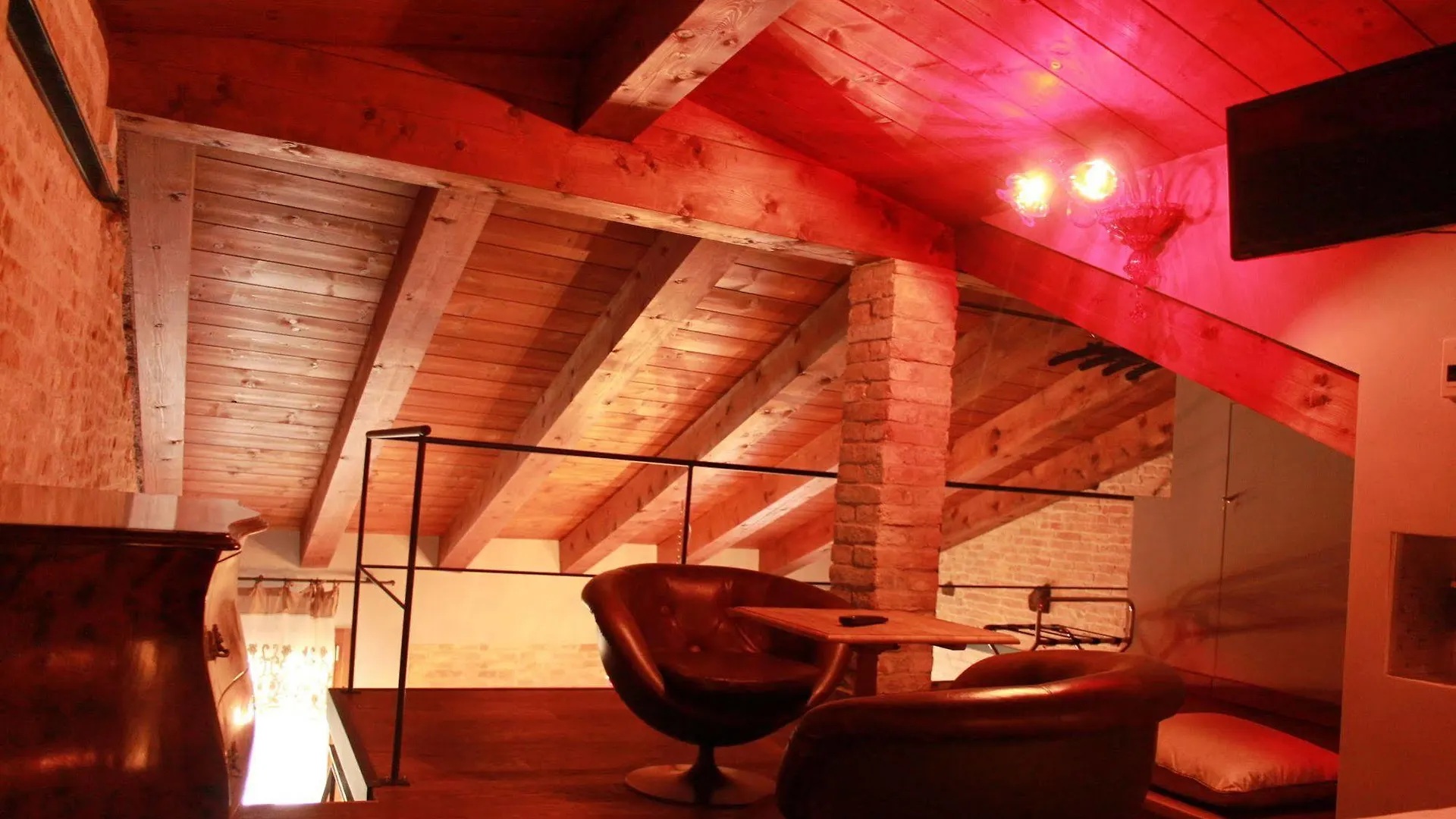 Rosso Charm B&B Veneza