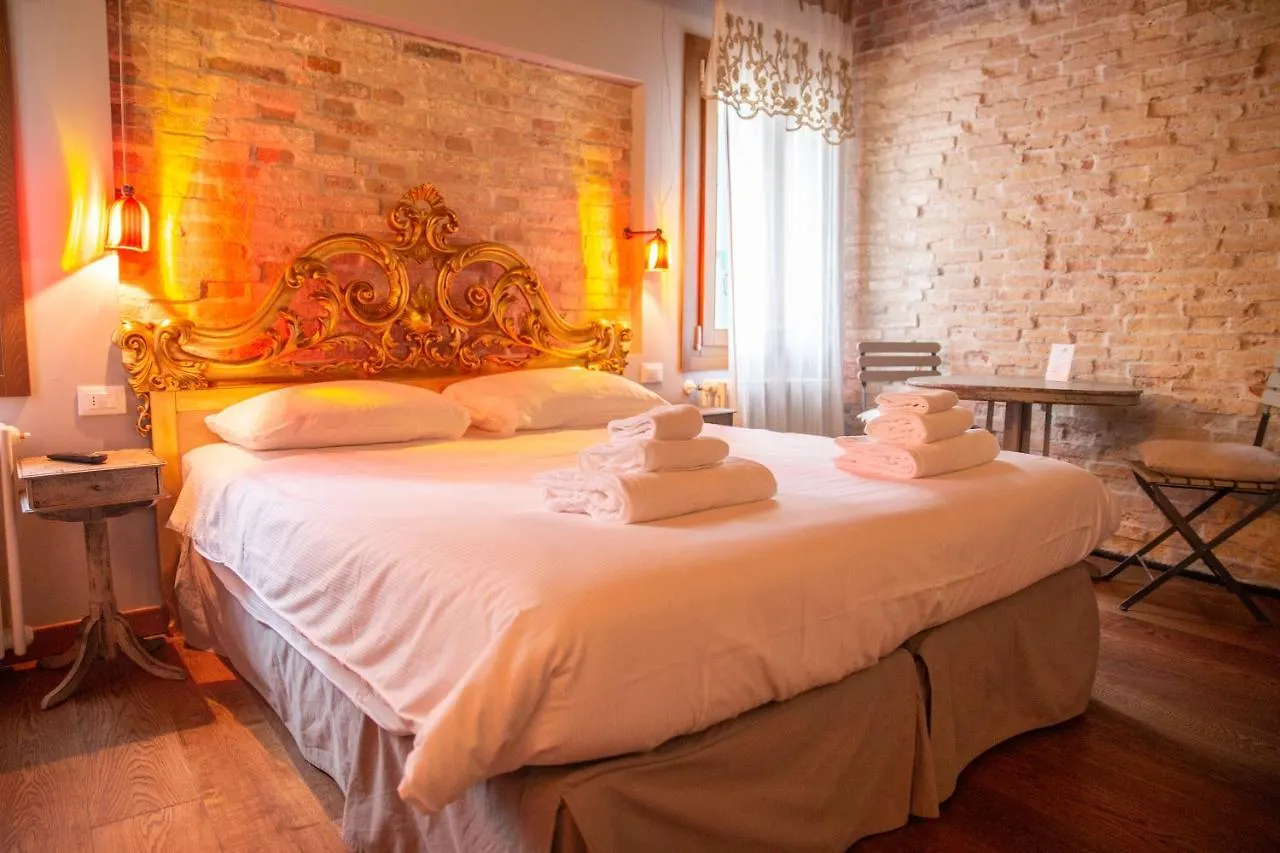 Alojamento de Acomodação e Pequeno-almoço Rosso Charm B&B Veneza