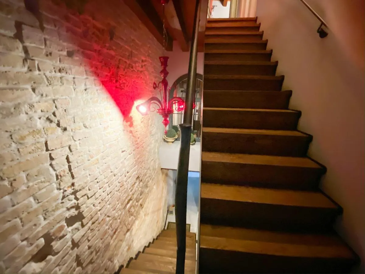*** Alojamento de Acomodação e Pequeno-almoço Rosso Charm B&B Veneza Itália
