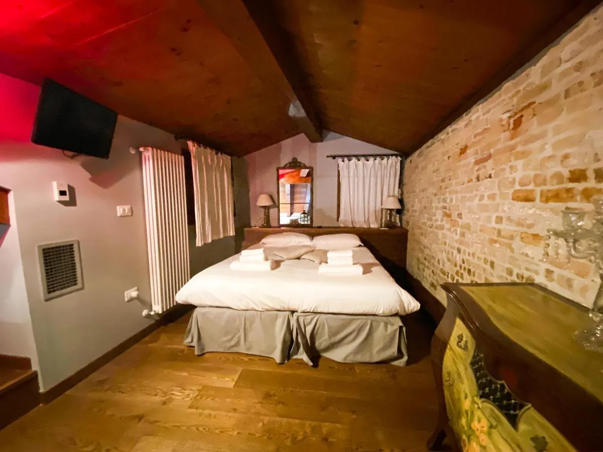 Alojamento de Acomodação e Pequeno-almoço Rosso Charm B&B Veneza