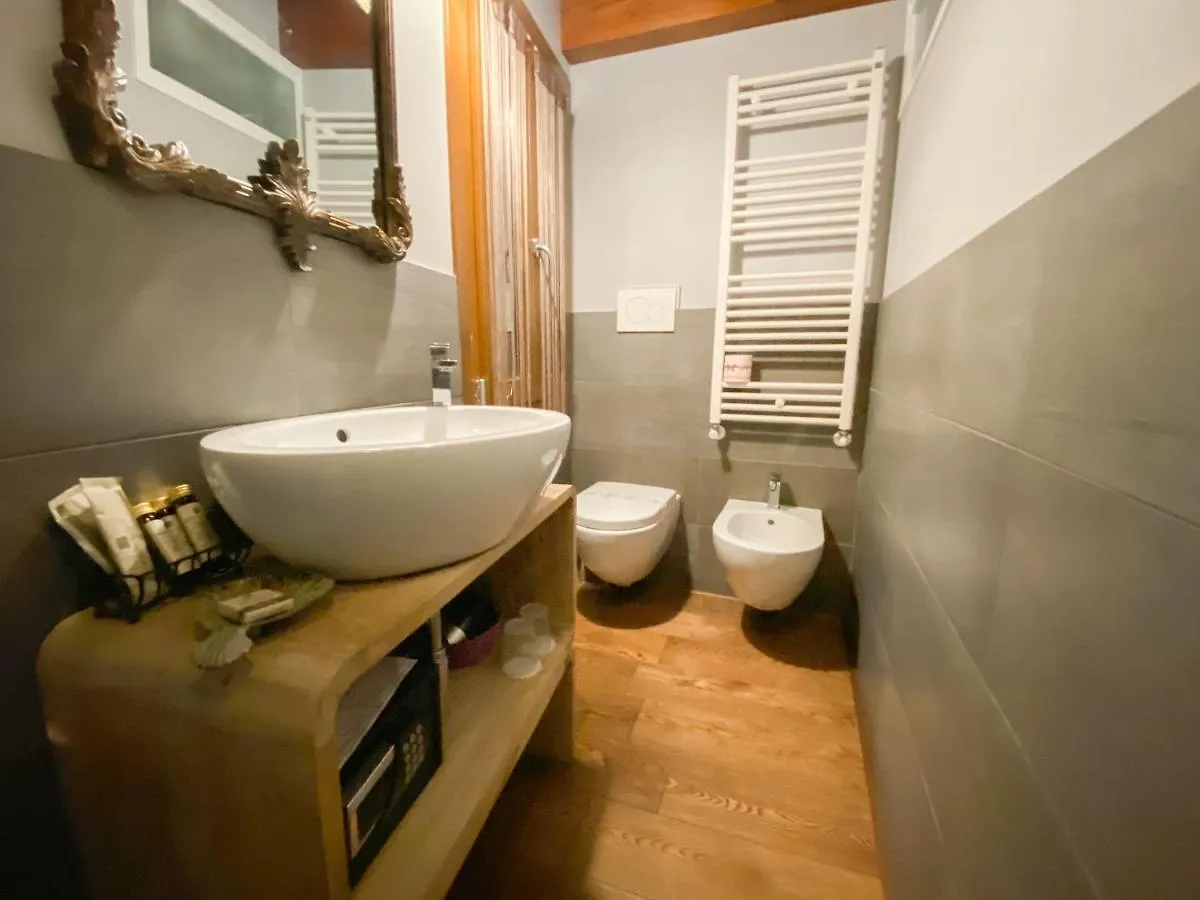 Rosso Charm B&B Veneza Itália
