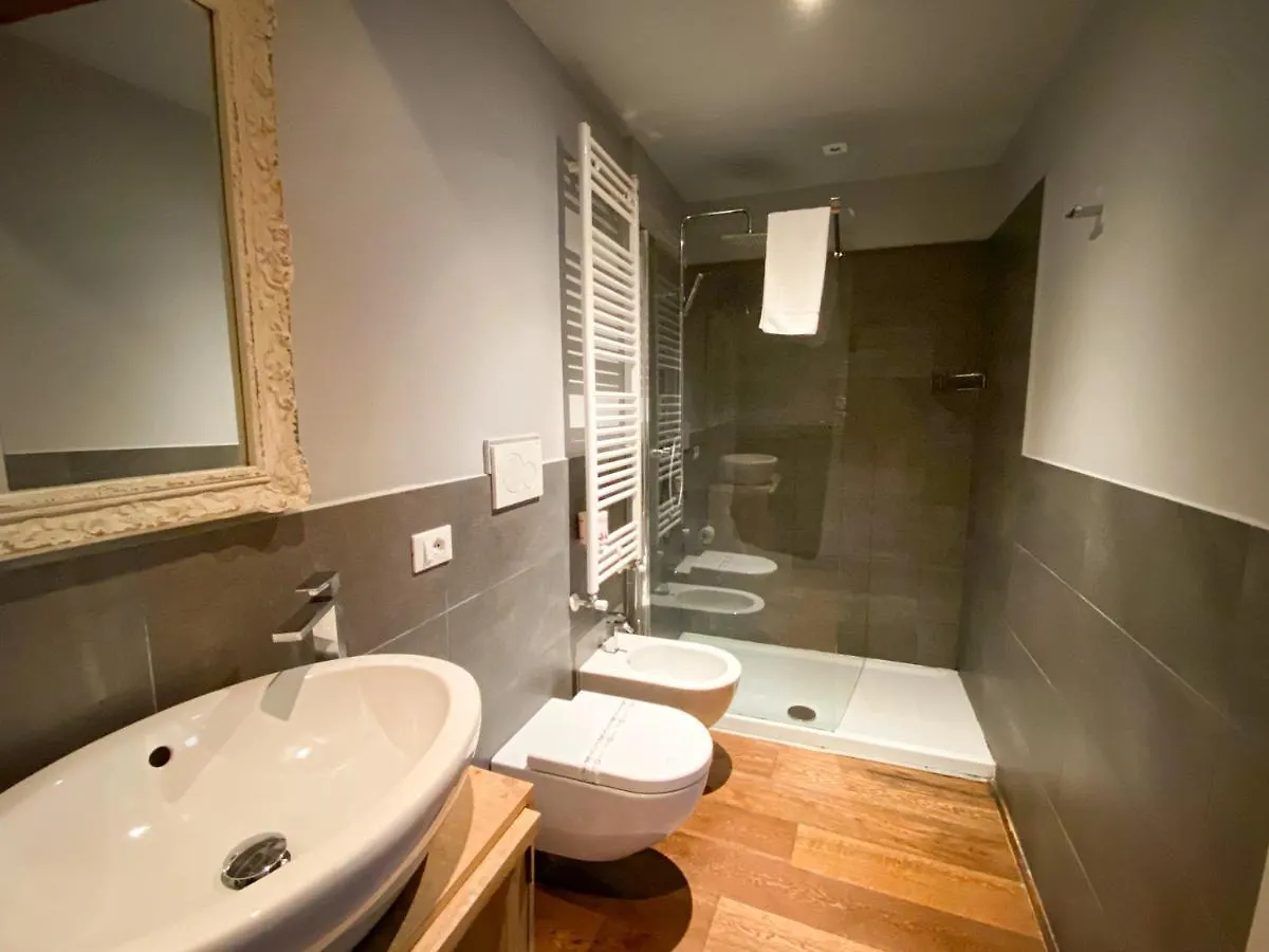 Rosso Charm B&B Veneza Itália