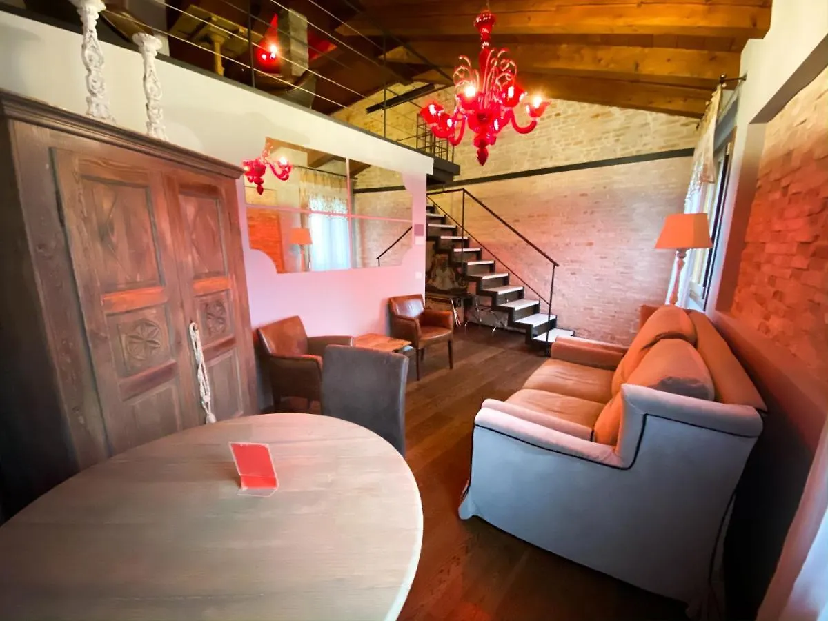 *** Bed & Breakfast Rosso Charm B&B Venice Italy